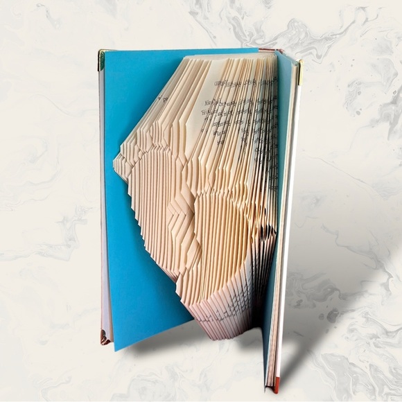 Hand Crafted Other - 𝑯𝒂𝒏𝒅𝒎𝒂𝒅𝒆 “Baby Feet” Book Folding 🎁